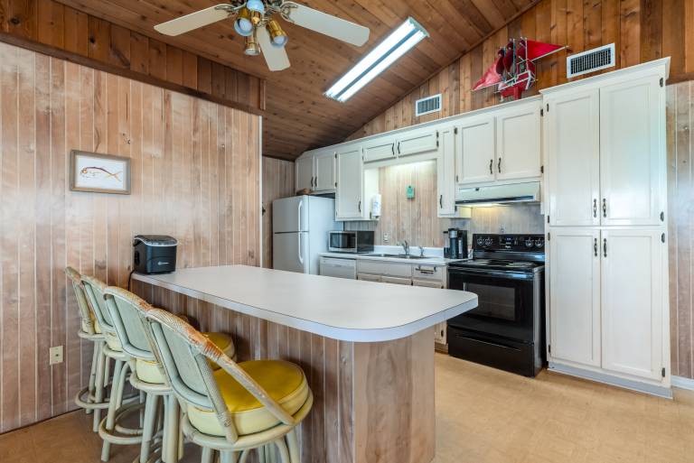 Happy Lee Ever After - 1424 Cadillac Avenue — photo 3
