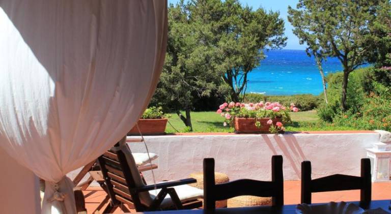 Villa with 4 rooms for 10 persons in Villasimius
