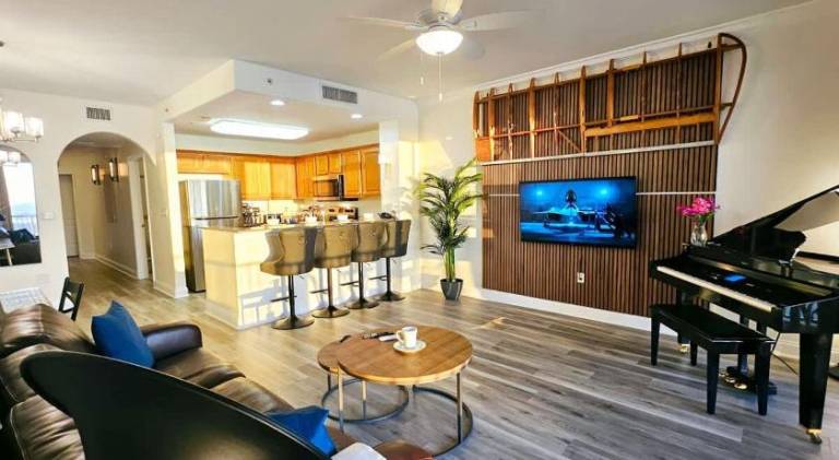 Stunning waterfront Views 1 mile to Disney 2 bath — photo 4