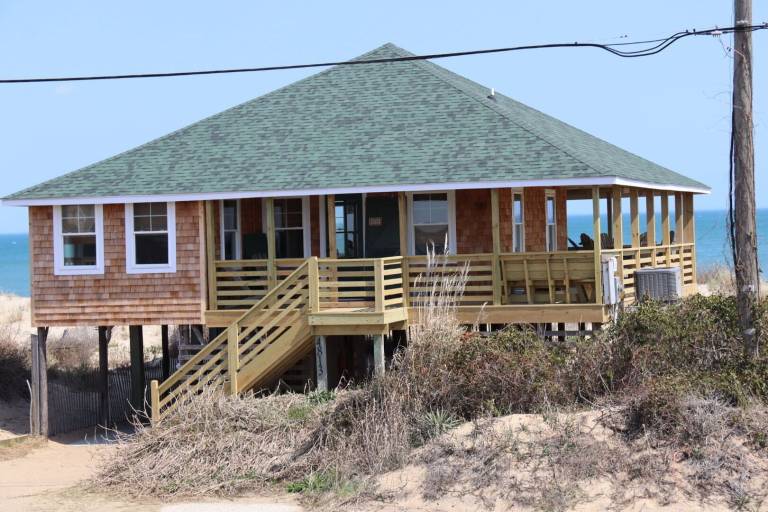Cabin Kitty Hawk