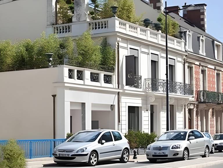 Logis Villa C Hotel in Bourges