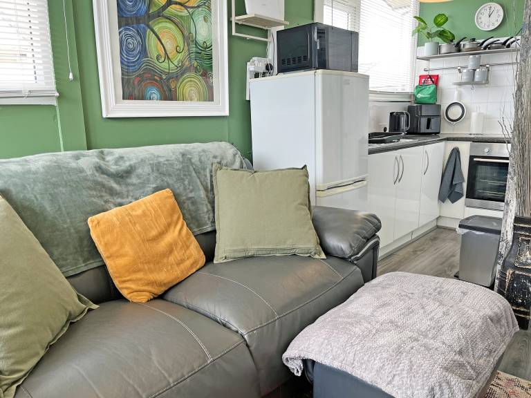 Cottage with yard | River view — photo 4