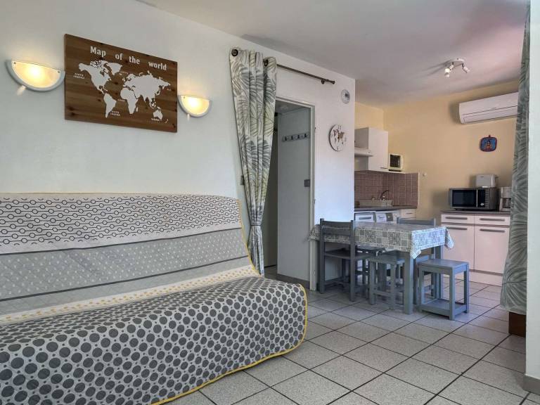 Rental apartment with pool — photo 2