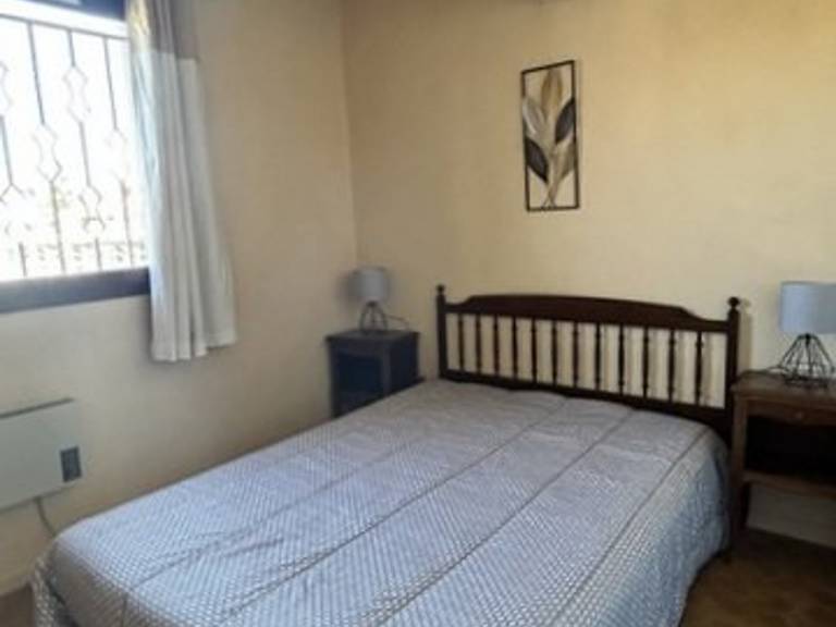 Cozy House with Garden, Parking, 900m from Beach, Pets Allowed – Sleeps 6 — photo 4
