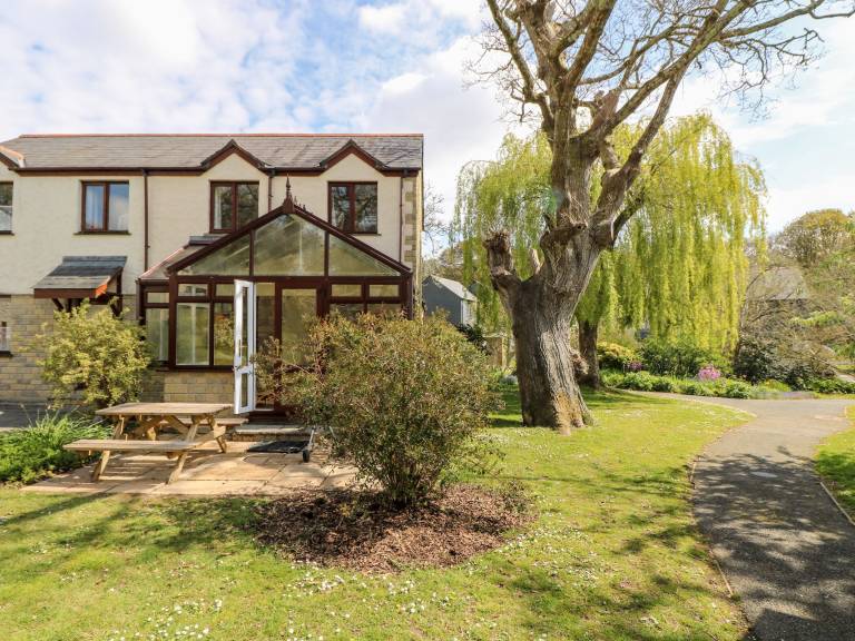 Cottage with garden | Beach view in Falmouth