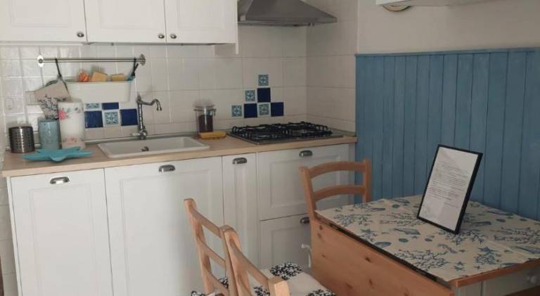 Holiday apartment with 2 rooms for 6 persons — photo 4