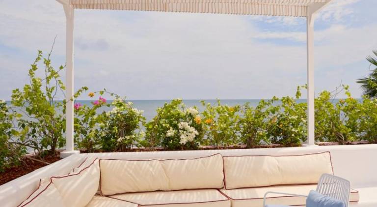 Mahi-Mahi Beachfront Villa by Yudee Assets — photo 5