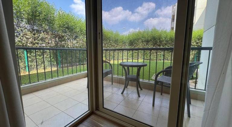 Apartment with pool, jacuzzi & garden — photo 4