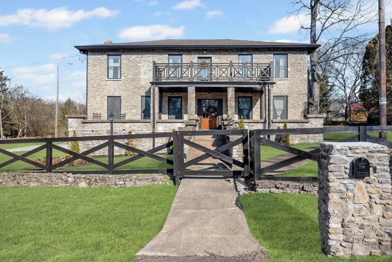 House  Gateway