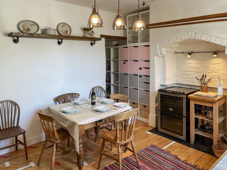 Family-oriented cottage with grill & garden | River view | Pets are welcome — photo 3