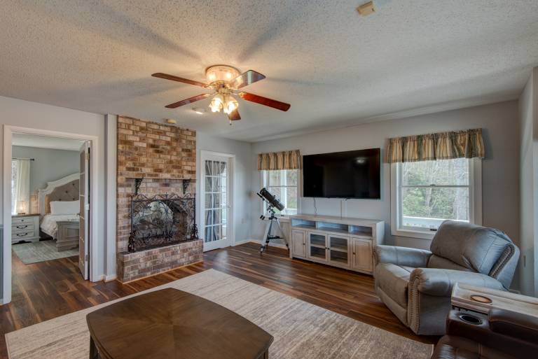 Hilltop Hideaway - Newly Renovated Home on 30 Acres, Minutes to Boone! — photo 4