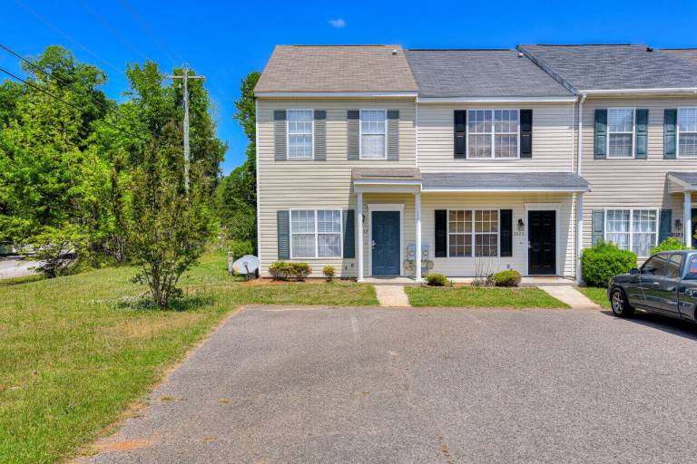 House  National Hills