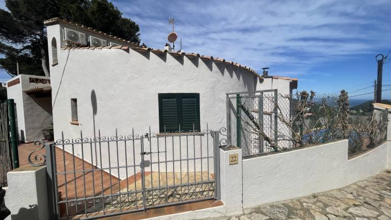 Fully equipped holiday apartment with private pool, terrace & barbeque | Pets are welcome — photo 2