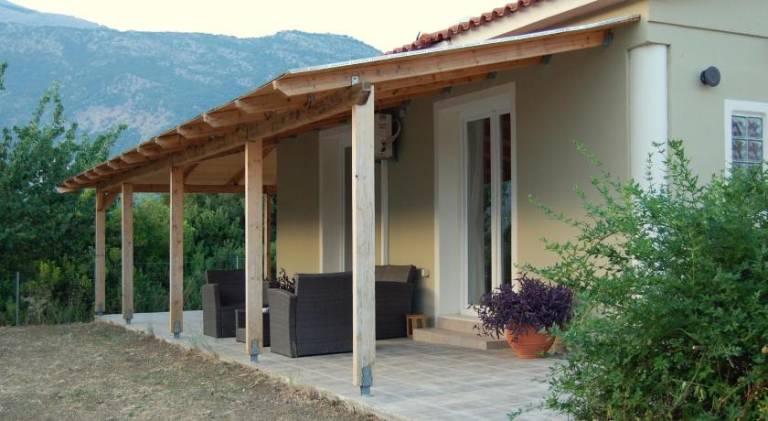 Vacation home with barbecue, yard & patio — photo 4