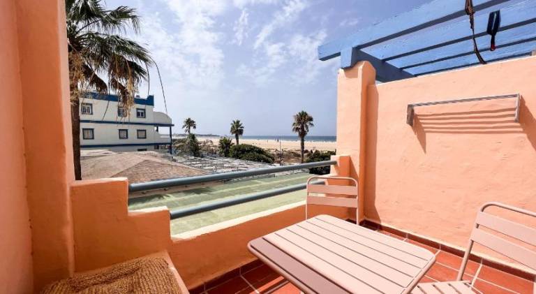 Apartment with pool, garden & terrace — photo 4