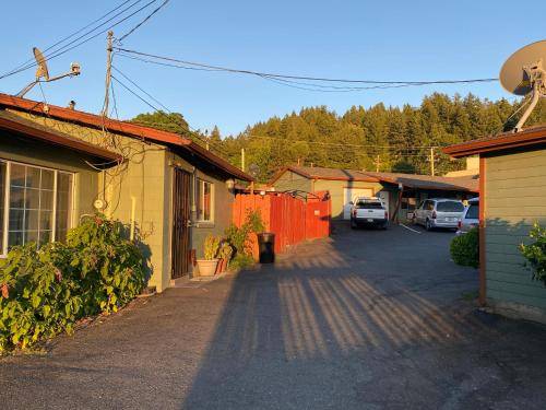 Motel  Garberville