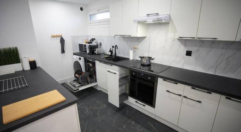 Luxury Suites Keyless Appartement Moderne et Spacieux 90 m2 Parking, Metro 14 Paris - Orly — photo 5