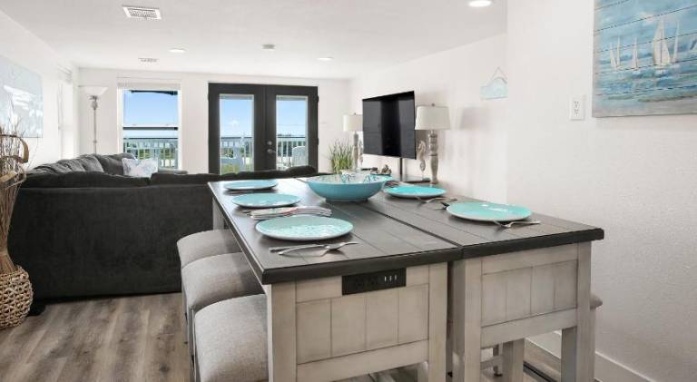 6 Bedroom plus Crows Nest with Beach View — photo 3