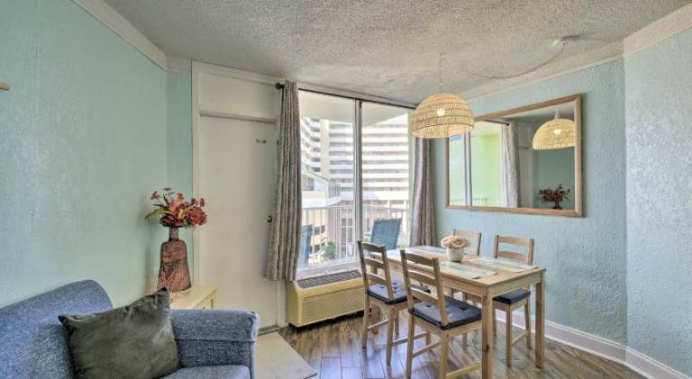Ocean Views and Resort Amenities Myrtle Beach Condo — photo 5