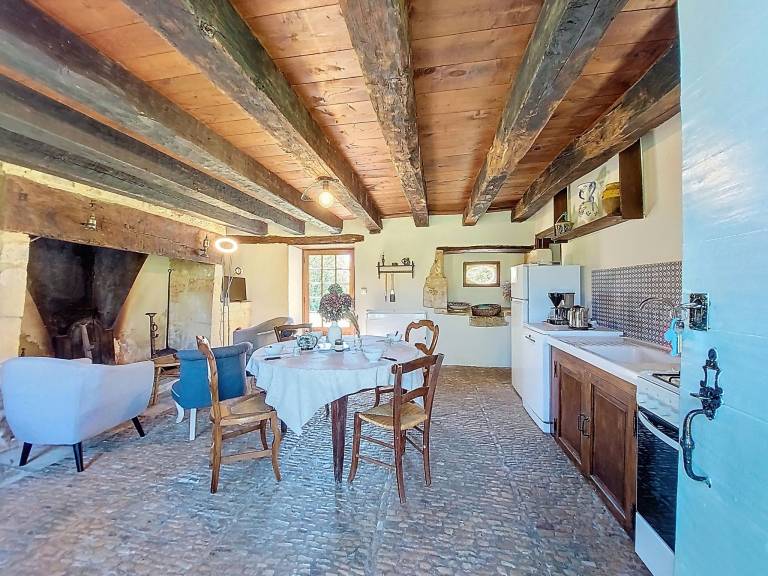 Vacation home with yard, barbeque & terrace | Perfect for remote work — photo 2
