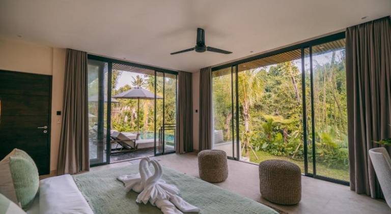 Lovely villa with hot tub & pool | Pet-friendly — photo 2