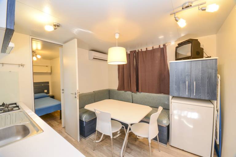 Beautiful mobile home with pool & terrace | Close to the beach | Pets allowed — photo 3