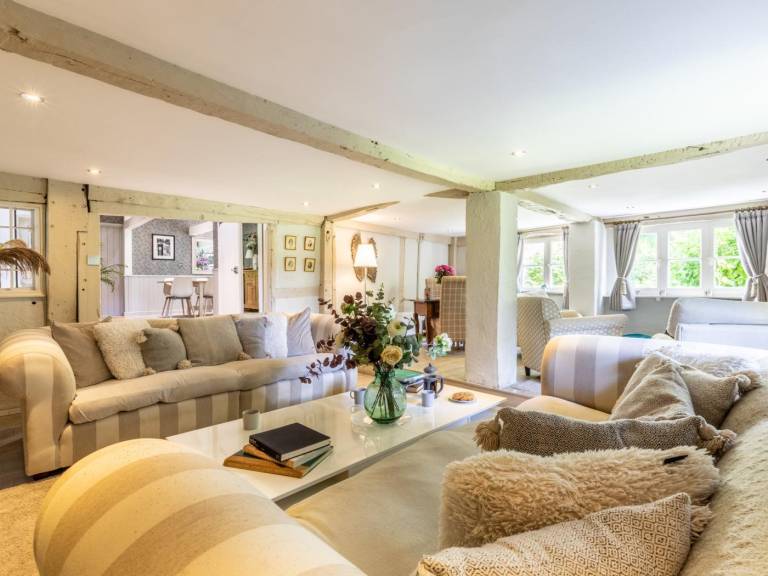 Fully equipped cottage with pool, jacuzzi & patio | Pet-friendly — photo 5