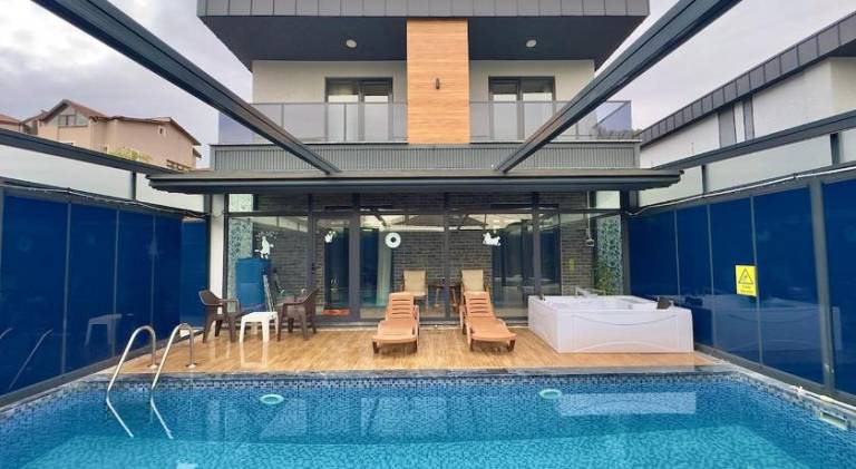 350 m&sup2; Villa
