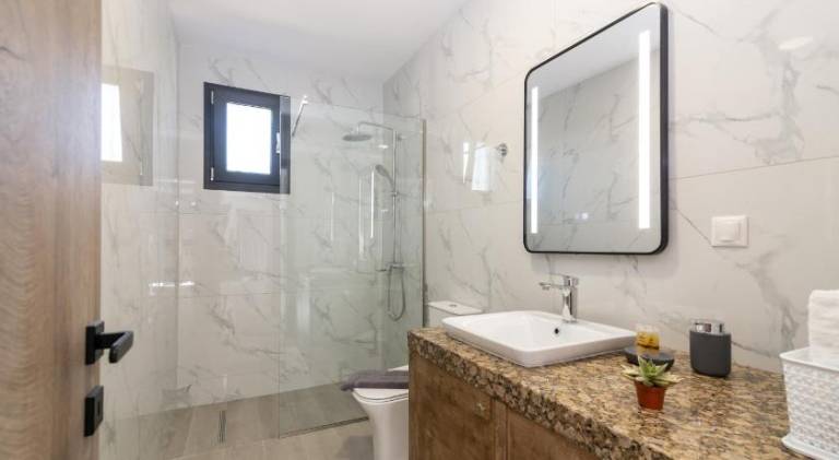Fully equipped beautiful apartment with patio, garden & BBQ | Pet-friendly — photo 2