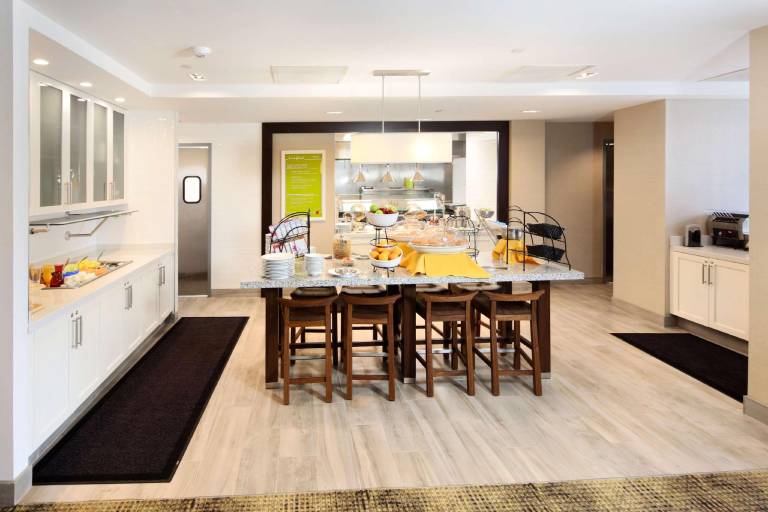 Hilton Garden Inn Reagan National Airport — photo 3
