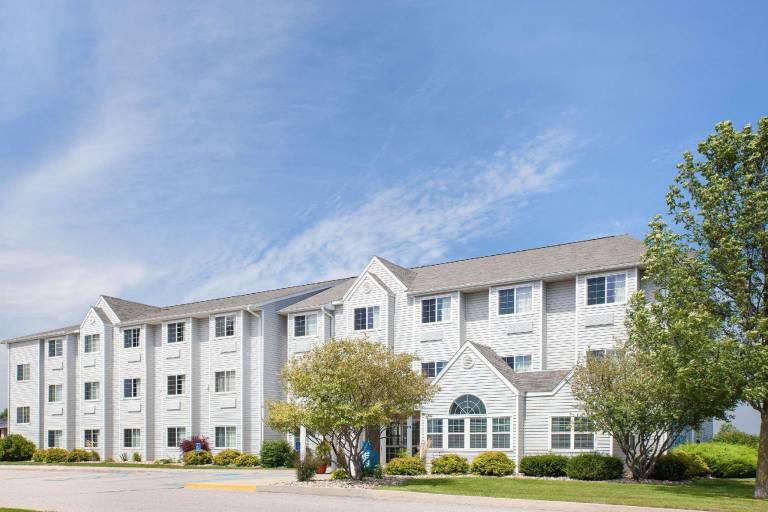 Microtel Inn & Suites by Wyndham Clear Lake — photo 4