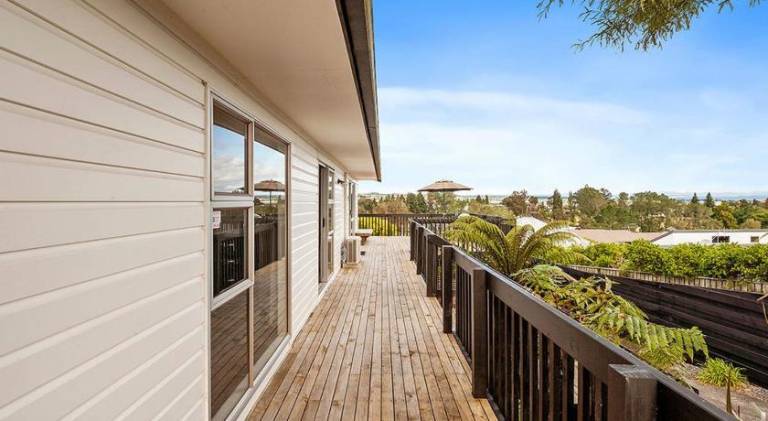 Ample vacation home | Pet-friendly — photo 5