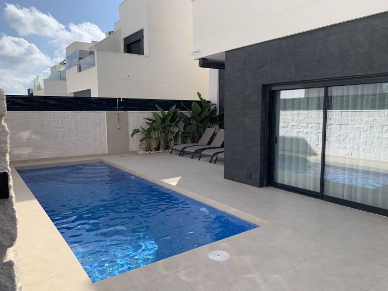 Villa Los Montesinos