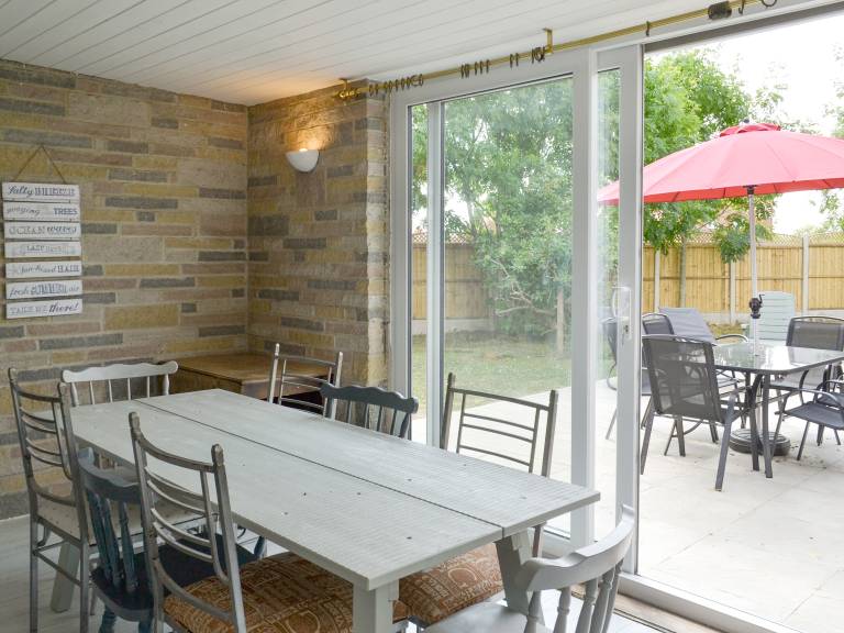 Cottage with yard | River view — photo 3