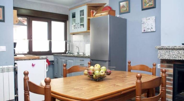 Spacious vacation home with patio | Pet-friendly — photo 2