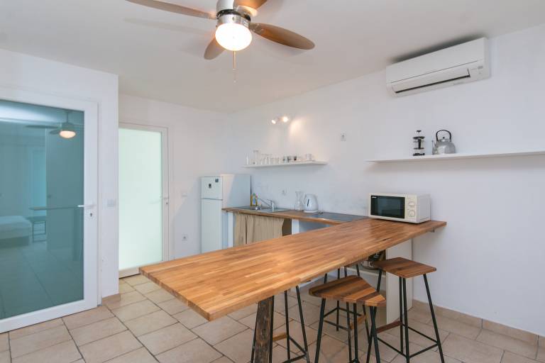Two bedroom apartment with terrace and sea view Brela, Makarska (A-16596-a) — photo 5