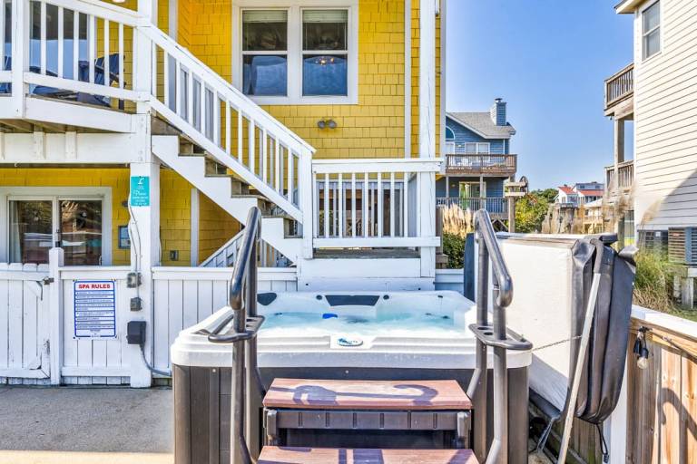 Southern Paws 1800 ft from the beach Dog Friendly, Private Pool, Hot Tub Corolla — photo 4