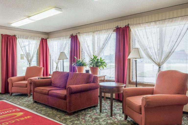 Econo Lodge Sioux Falls North — photo 4