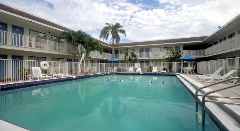 Motel 6 Dania Beach, FL — photo 4