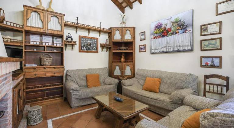 Fully equipped beautiful house with private pool, terrace & BBQ | Pet-friendly — photo 3