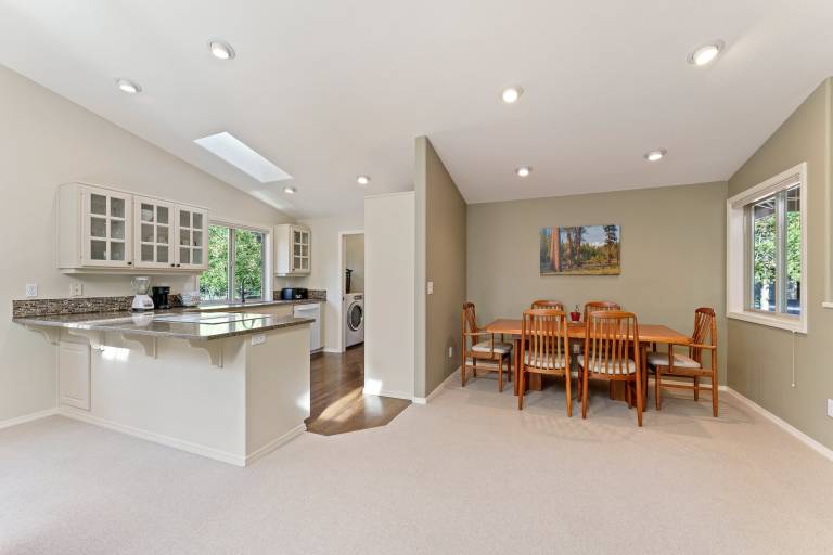 House with barbecue, hot tub & private pool — photo 4