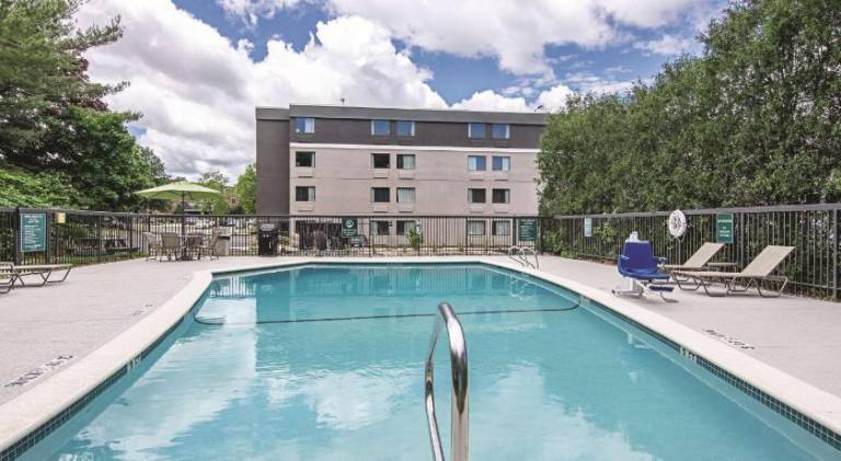 La Quinta Inn & Suites by Wyndham Portland DT/Maine Med — photo 4
