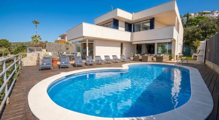 Pleasant villa with pool | Pets are welcome in Sitges