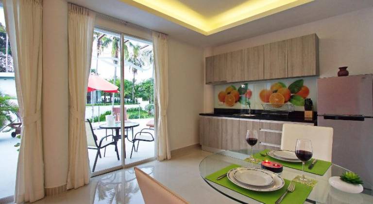 Holiday apartment with patio, pool & garden — photo 2