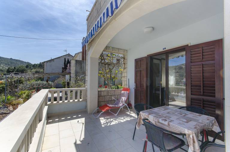 Rental apartment with BBQ & patio | Sea view — photo 2