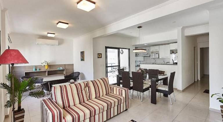 Holiday apartment with pool | Beach nearby | Pets allowed in Guarujá