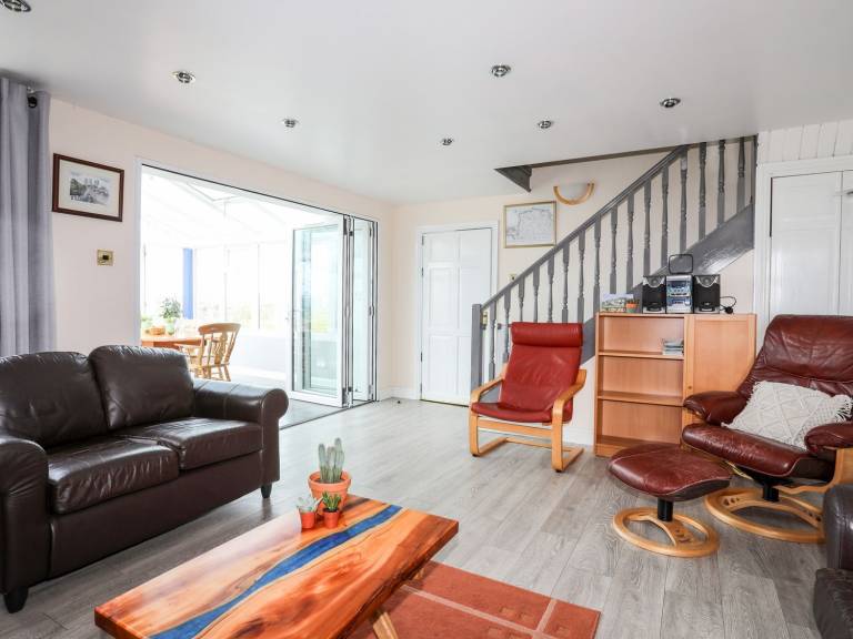 Family-oriented nice cottage with garden | Beach view | Pet-friendly — photo 4