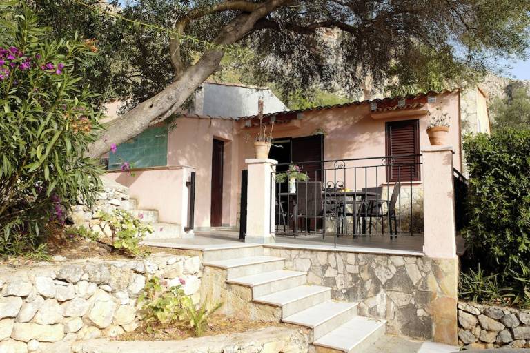 Bed & Breakfast  Macari