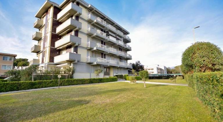 Holiday apartment with terrace — photo 4
