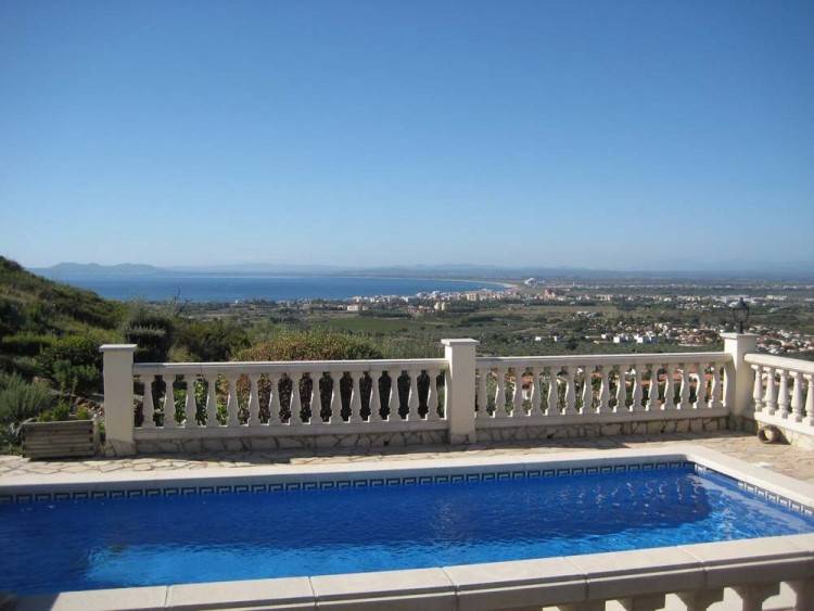 Villa  Rosas